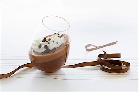 Chocolate mousse with cream and mocha beans Stock Photo - Premium Royalty-Free, Code: 659-07027448