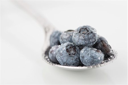 Blueberries on a spoon Stock Photo - Premium Royalty-Free, Code: 659-07027529