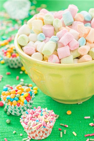 Colourful mini marshmallows, sugar sprinkles and sugar balls Stock Photo - Premium Royalty-Free, Code: 659-07027522
