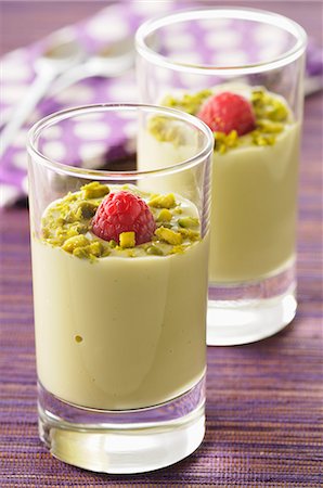 simsearch:659-07027183,k - Pistachio mousse Stock Photo - Premium Royalty-Free, Code: 659-07027759