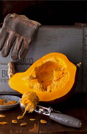 Halved Red Hubbard Squash with Seeds Scooped Out Stock Photo - Premium Royalty-Free, Code: 659-07028452