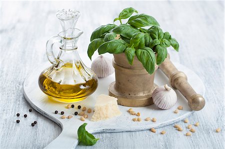 Ingredients for pesto on chopping board Stock Photo - Premium Royalty-Free, Code: 659-07028872