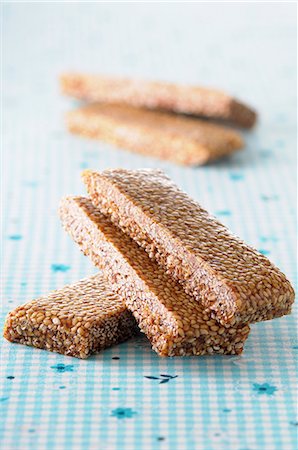 Several bars of sesame brittle Stock Photo - Premium Royalty-Free, Code: 659-07068998