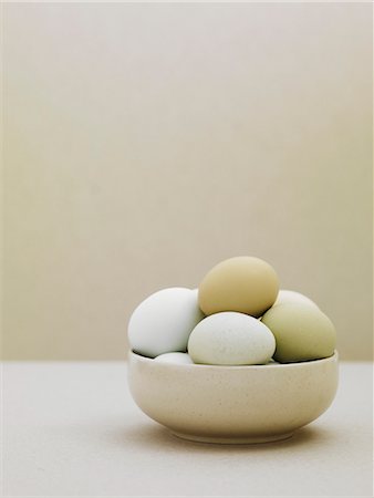simsearch:659-03536847,k - Ducks' eggs in a bowl Foto de stock - Sin royalties Premium, Código: 659-07597049