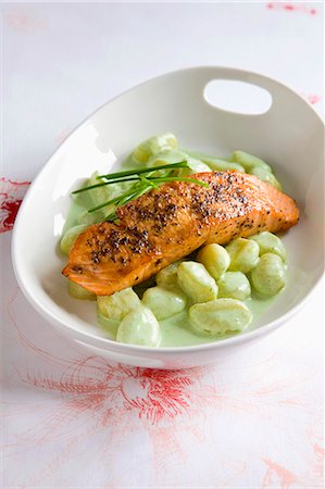 salmon food - Salmon fillet with gnocchi and a herb & cream sauce Stock Photo - Premium Royalty-Free, Code: 659-07597129