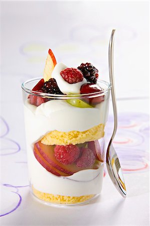Fruit trifle Stock Photo - Premium Royalty-Free, Code: 659-07597171