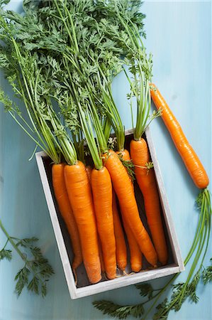 simsearch:659-07609605,k - Fresh carrots in a box Stock Photo - Premium Royalty-Free, Code: 659-07598391