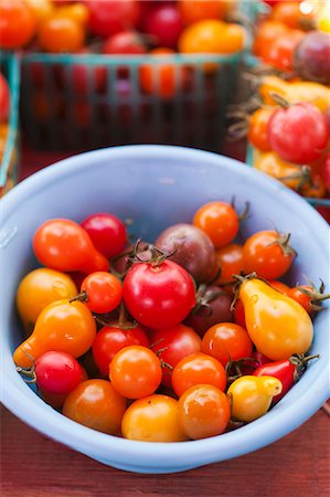 Colourful tomatoes Stock Photo - Premium Royalty-Free, Code: 659-07598764