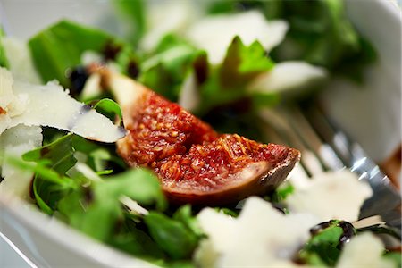 simsearch:659-07597225,k - Fresh fig with rocket and parmesan Stock Photo - Premium Royalty-Free, Code: 659-07599205