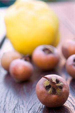 quince - Medlars and a quince Stock Photo - Premium Royalty-Free, Code: 659-07609571