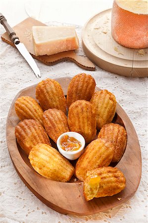 Cheese madeleines with marmalade Stock Photo - Premium Royalty-Free, Code: 659-07738997