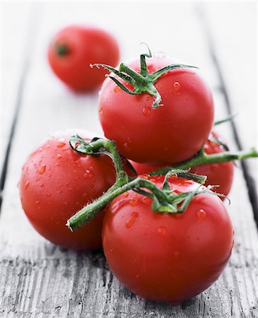 simsearch:659-07610418,k - Tomatoes on the vine Stock Photo - Premium Royalty-Free, Code: 659-07958341