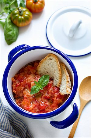 simsearch:659-06373046,k - Pappa al pomodoro (tomato-bread soup, Italy) Stock Photo - Premium Royalty-Free, Code: 659-07958398