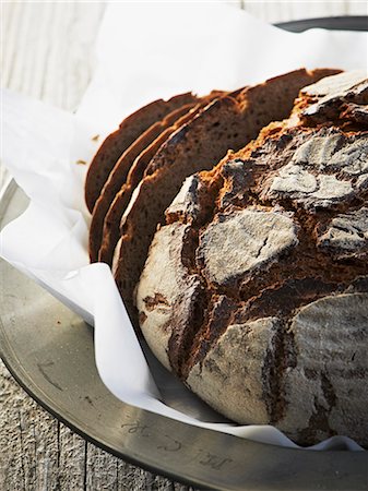 rye bread - Dark rye bread Stock Photo - Premium Royalty-Free, Code: 659-07958840