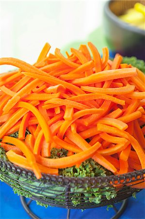 simsearch:659-07609605,k - Carrots and kale in a wire basket Stock Photo - Premium Royalty-Free, Code: 659-07959335