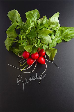 simsearch:659-08147216,k - Radishes with a label Stock Photo - Premium Royalty-Free, Code: 659-08147224