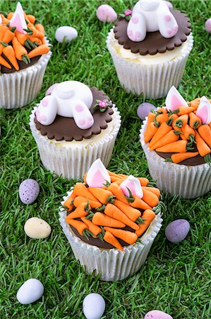simsearch:659-06903190,k - Various Easter cupcakes on a grass surface Stock Photo - Premium Royalty-Free, Code: 659-08147257