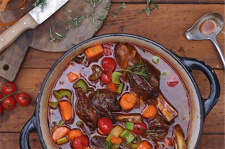 simsearch:659-07739811,k - Vegetable stew with leg of lamb and rosemary Stock Photo - Premium Royalty-Free, Code: 659-08147388