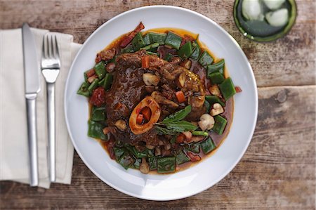 Osso buco with green beans and mushrooms Stock Photo - Premium Royalty-Free, Code: 659-08147390