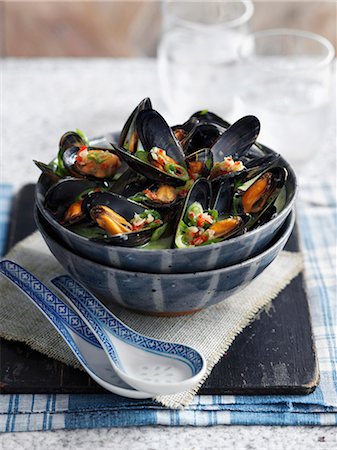 simsearch:659-06901043,k - Mussels in vegetable broth with lemongrass Stock Photo - Premium Royalty-Free, Code: 659-08147799