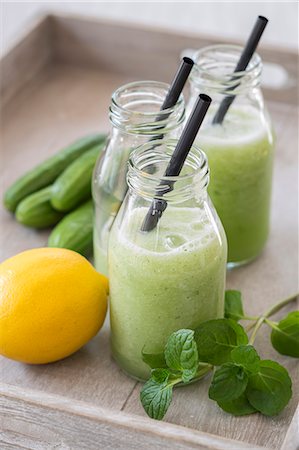 peppermint - Cold cucumber soup with lemon and mint Stock Photo - Premium Royalty-Free, Code: 659-08148096