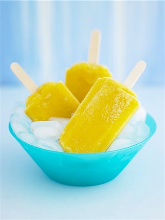 simsearch:659-08418689,k - Fruity ice lollies in a bowl of ice Stock Photo - Premium Royalty-Free, Code: 659-08418689