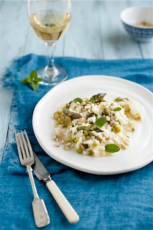 simsearch:659-06184015,k - Asparagus risotto with peas and sage Stock Photo - Premium Royalty-Free, Code: 659-08418722