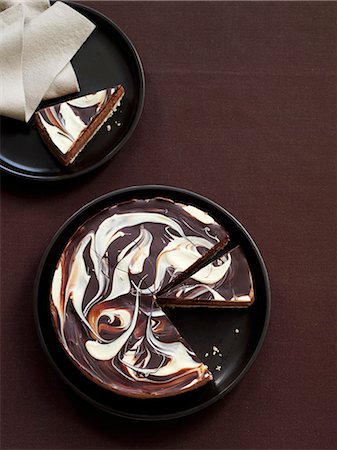 simsearch:659-06185283,k - A marble cheesecake with chocolate (USA) Stock Photo - Premium Royalty-Free, Code: 659-08419168
