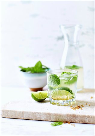 Mojito with limes and mint Stock Photo - Premium Royalty-Free, Code: 659-08419181