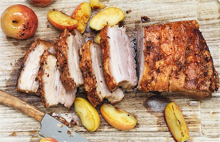 roast - Crispy pork belly with baked apples Stock Photo - Premium Royalty-Free, Code: 659-08419378