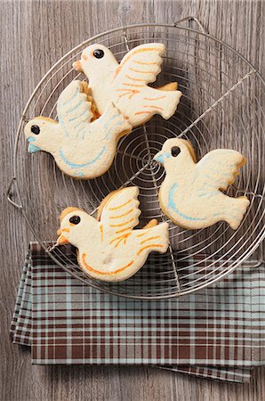 simsearch:659-08418689,k - Four Easter dove biscuits Stock Photo - Premium Royalty-Free, Code: 659-08419492