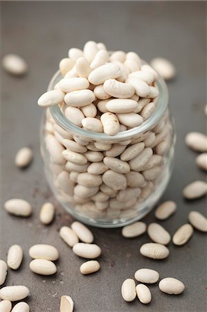 simsearch:659-07027183,k - A jar of white beans Stock Photo - Premium Royalty-Free, Code: 659-08419525