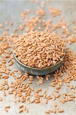 simsearch:659-07027144,k - Spelt seeds in a ceramic bowl Stock Photo - Premium Royalty-Free, Code: 659-08419539