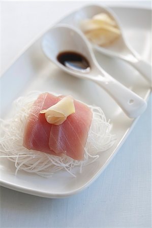 simsearch:659-07610354,k - Tuna sashimi with ginger Stock Photo - Premium Royalty-Free, Code: 659-08419613