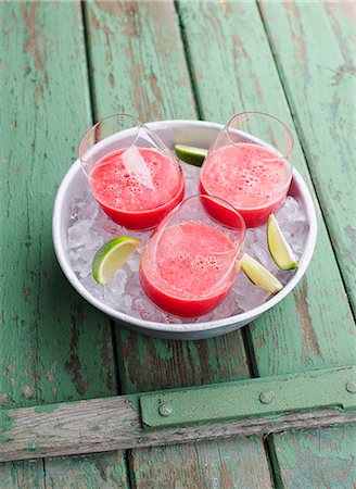 fruits in wooden table - Watermelon smoothies on ice Stock Photo - Premium Royalty-Free, Code: 659-08419653