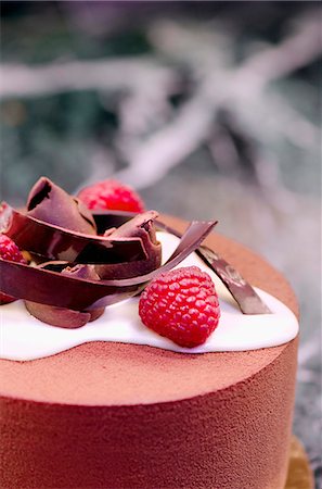 simsearch:659-07069181,k - Raspberry and chocolate mousse with cream Stock Photo - Premium Royalty-Free, Code: 659-08419690