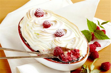 simsearch:659-07069181,k - Raspberry and rice bake with meringue Stock Photo - Premium Royalty-Free, Code: 659-08419761