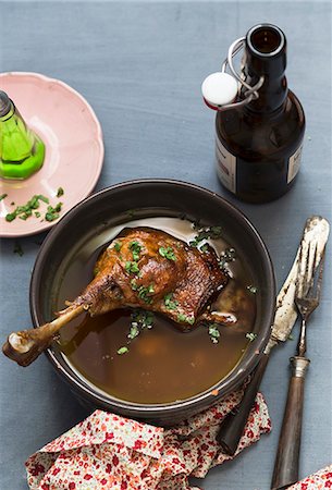 simsearch:659-01857024,k - Leg of goose in beer broth Stock Photo - Premium Royalty-Free, Code: 659-08420180