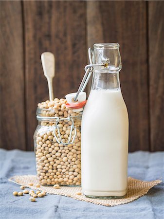 stopper - Soy milk and soybeans Stock Photo - Premium Royalty-Free, Code: 659-08420341