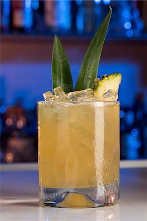 simsearch:659-08147489,k - Cocktail with rum, banana, pineapple and lime Stockbilder - Premium RF Lizenzfrei, Bildnummer: 659-08895346