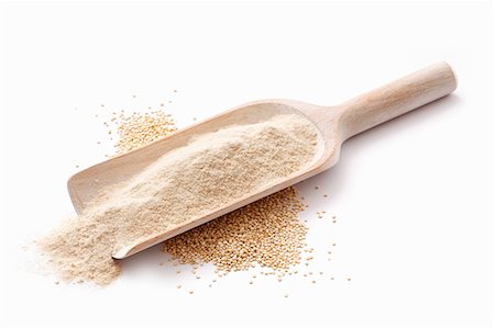 simsearch:659-07027144,k - Amaranth flour in a wooden scoop Stock Photo - Premium Royalty-Free, Code: 659-08895949