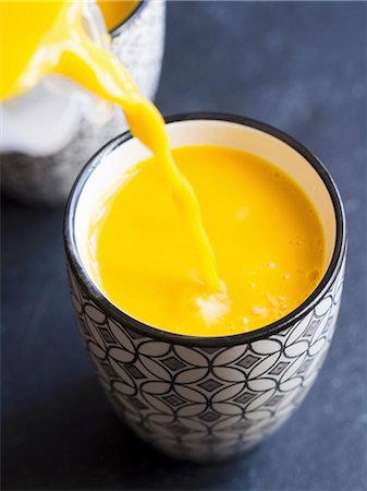 food or drink - Homemade vegan golden milk Photographie de stock - Premium Libres de Droits, Code: 659-08897317