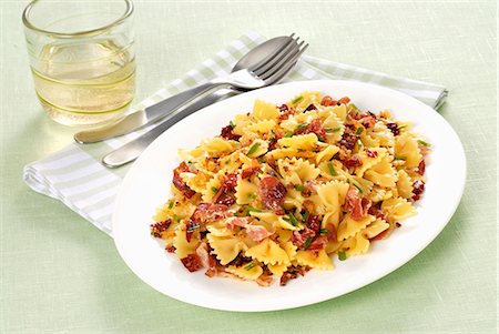 simsearch:659-07739811,k - Farfalle with bacon and crispy breadcrumbs Stock Photo - Premium Royalty-Free, Code: 659-08905654