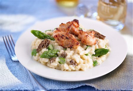 simsearch:659-06901837,k - Chicken risotto with morel mushrooms and asparagus Stock Photo - Premium Royalty-Free, Code: 659-08905886