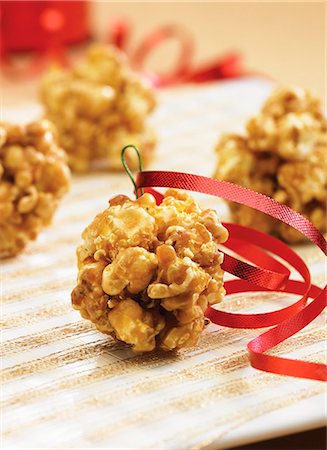 simsearch:659-06151276,k - Caramel popcorn balls Stock Photo - Premium Royalty-Free, Code: 659-08905982