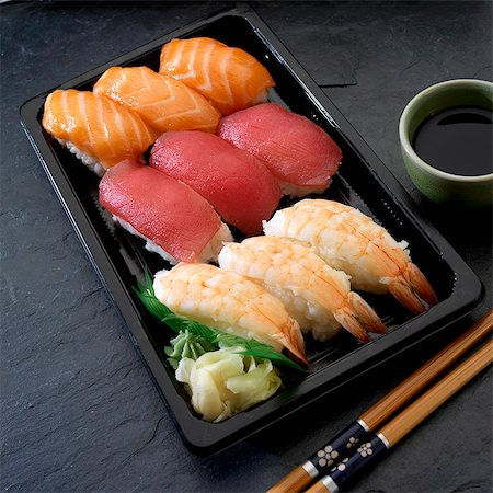 simsearch:659-07610354,k - Nigiri sushi with salmon, tuna and prawns (Japan) Stock Photo - Premium Royalty-Free, Code: 659-08906096