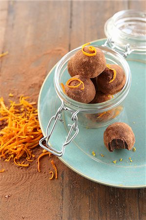 simsearch:841-06805239,k - Vegan chocolate & orange truffles in a glass jar Stock Photo - Premium Royalty-Free, Code: 659-08906750