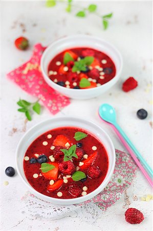 simsearch:659-07069181,k - Berry soup made with strawberries, raspberries and blueberries Stock Photo - Premium Royalty-Free, Code: 659-08940119