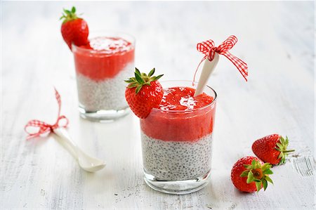 simsearch:659-07069181,k - Dessert made from strawberry mousse with chia seeds in glasses garnished with fresh fruit Stock Photo - Premium Royalty-Free, Code: 659-08940259