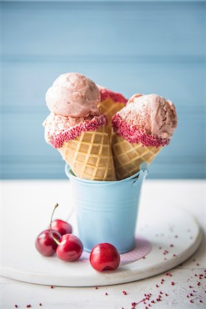 sweet   no people - Cherry ice cream in cones with fresh cherries Stock Photo - Premium Royalty-Free, Code: 659-08940545